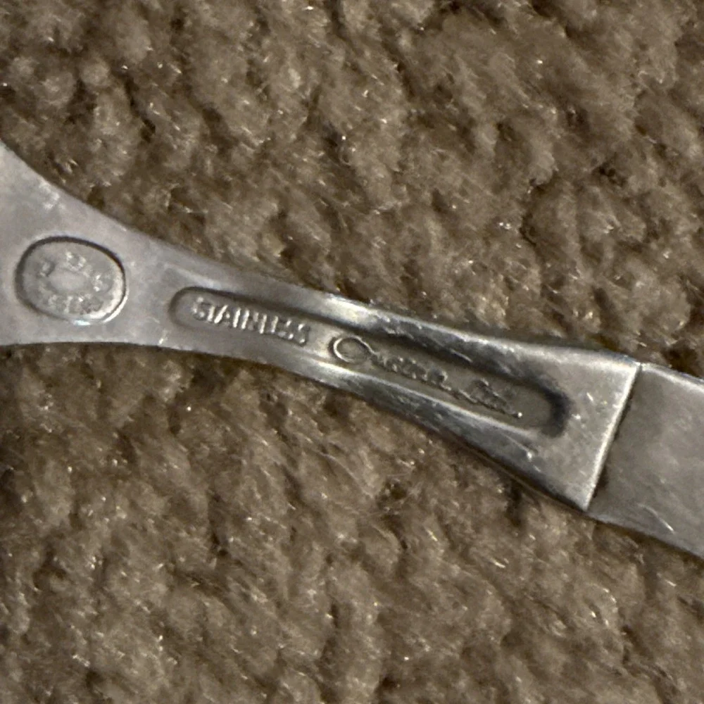 Vintage Oneida Spanish Court Fork Knives Spoon Set stainless